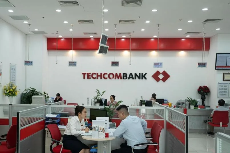 Người dùng Vietcombank, Techcombank và BIDV chú ý: Chuyển khoản không còn miễn phí với các giao dịch sau