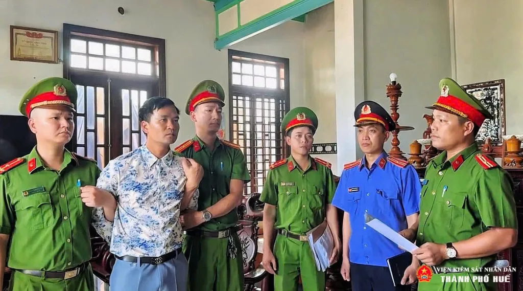 Khởi tố, bắt tạm giam chủ tiệm cây cảnh Mai Hoàng SN 1991