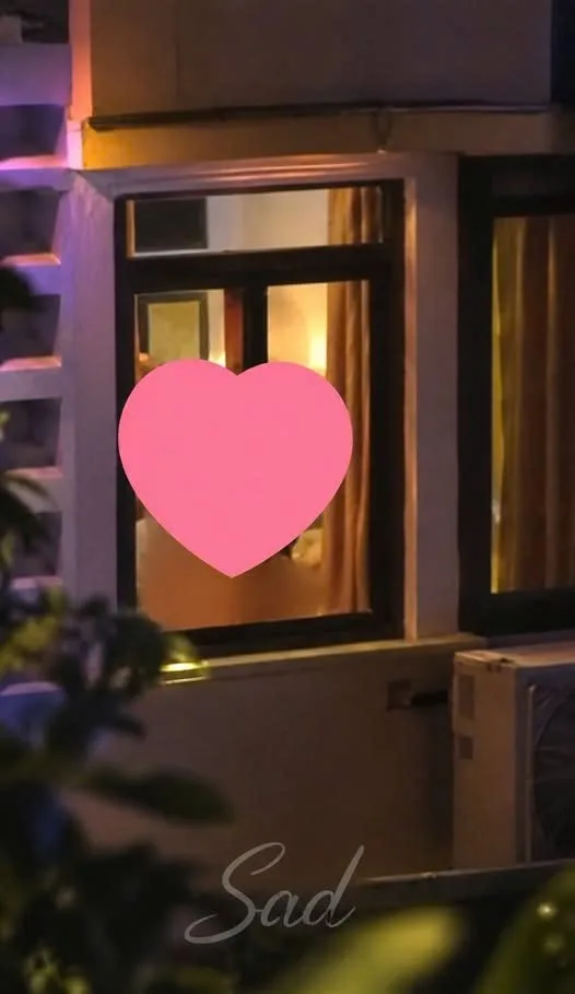 Anh chị cứ quanhe tự nhiên, giờ nổi tiếng khắp nơi rồi 🤣