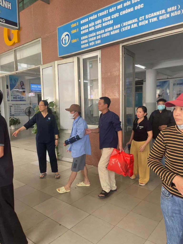 Tạm biệt mảnh đất Đồng Nai đau thương, anh Quang xuất viện và quyết định ra đi tìm hành trình mới, không thể buồn hơn
