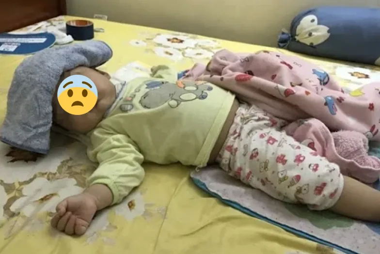 Sốt cao được bác sĩ truyền dịch, bé 1 tuổi qua đời: 4 việc mẹ tuyệt đối tránh khi con sốt